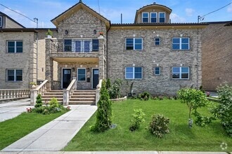 Building Photo - 14949 Hawtree St