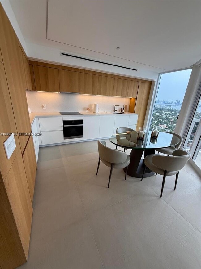 Building Photo - 4775 Collins Ave