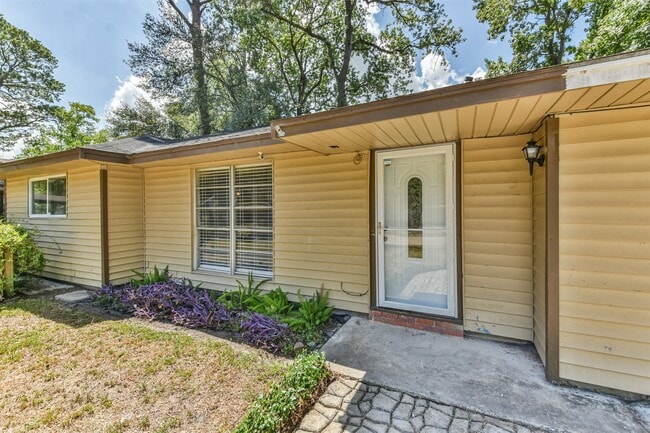 Building Photo - 7106 Pinetex Dr