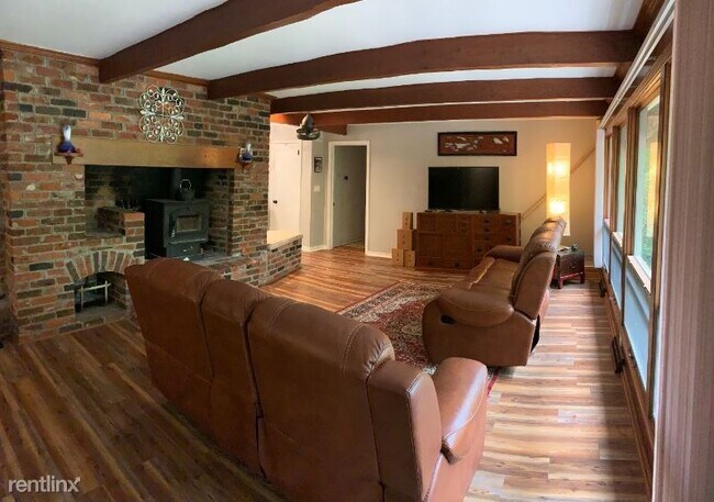 Building Photo - 3 br, 2.5 bath House - 275 Princess Pl