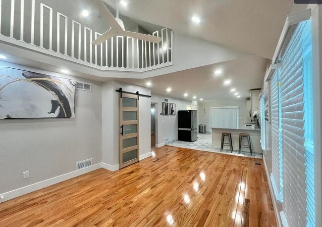 Foto del edificio - 336 E Prospect St