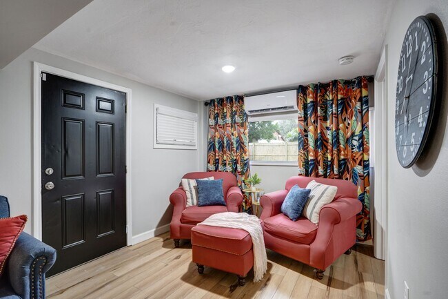 Foto del edificio - 4705 Hollingsworth Ave