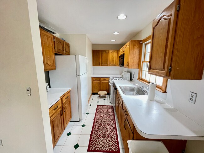 Building Photo - 89 Nottinghill Rd