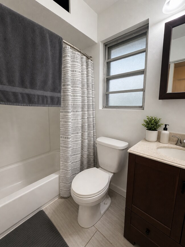 Foto del edificio - 3 bedroom 1.5 bathroom home for rent in Belleville