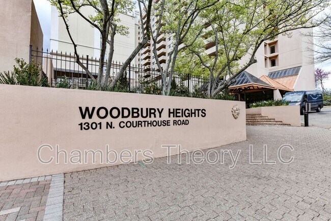 Foto del edificio - 1301 N Courthouse Rd