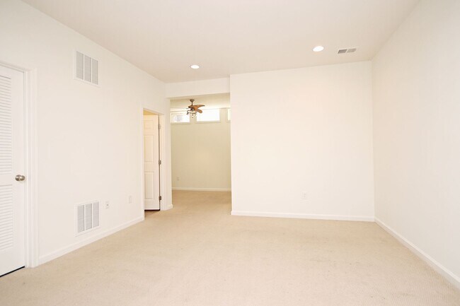Foto del edificio - Dog-Friendly Pavilions at Pantops Townhome