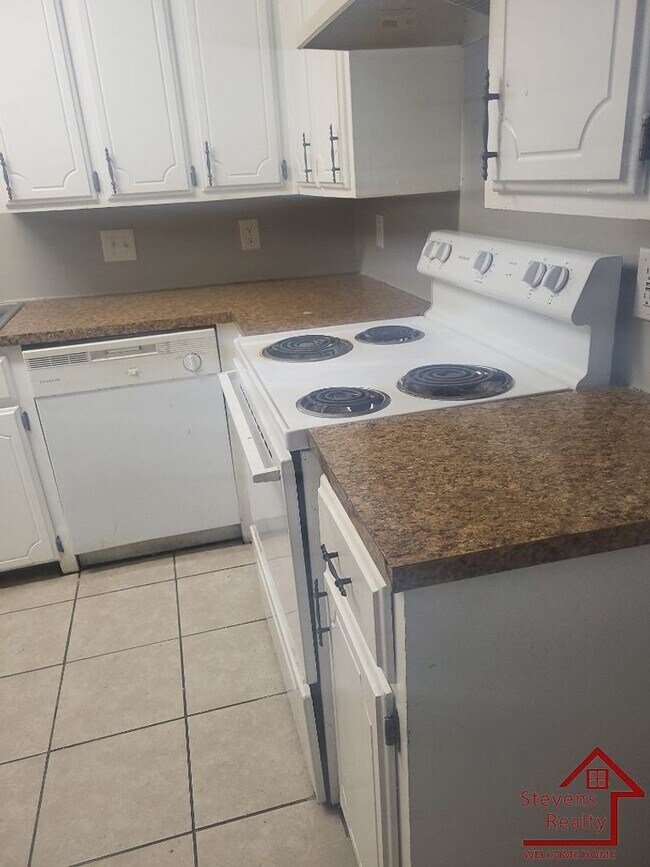 Foto del edificio - 2111 NW Lindy Ave