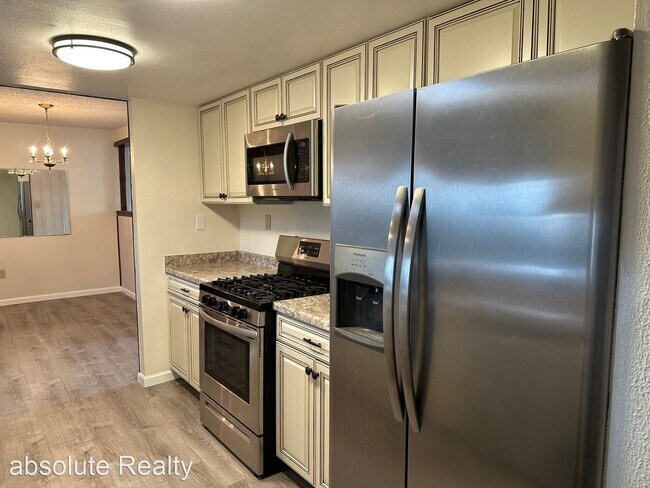 Building Photo - 3 br, 2 bath House - 2112 N Santiago Ave