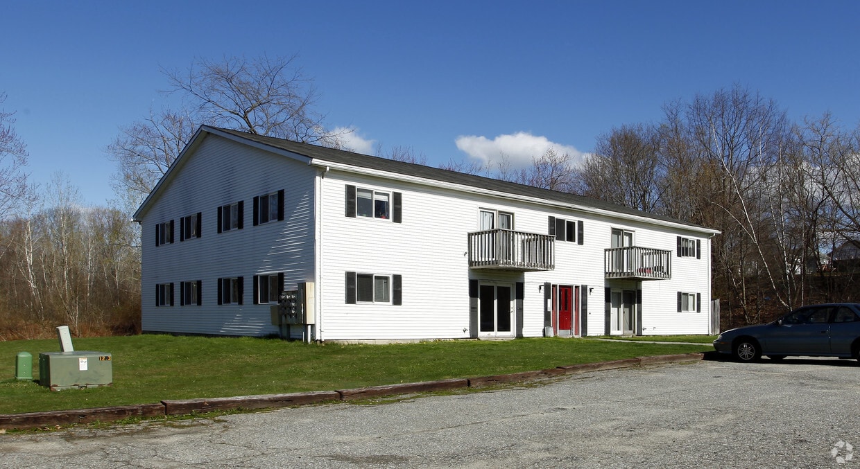 681689 Lisbon Rd, Lisbon Falls, ME 04252 Apartments in Lisbon Falls