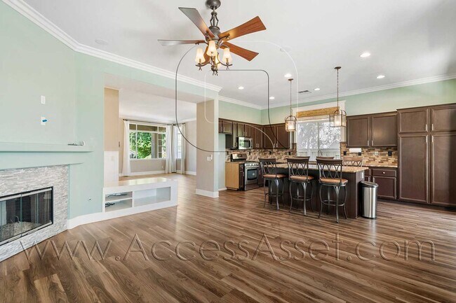 Building Photo - Elegant 4 Bed/2 Bath Home In Desirable Nor...