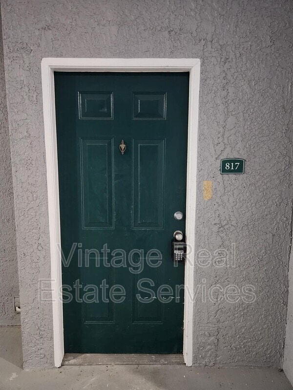 Building Photo - 18001 Richmond Place Dr