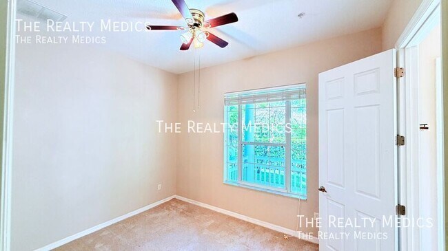 Foto del edificio - 359 Lansbrook Ln