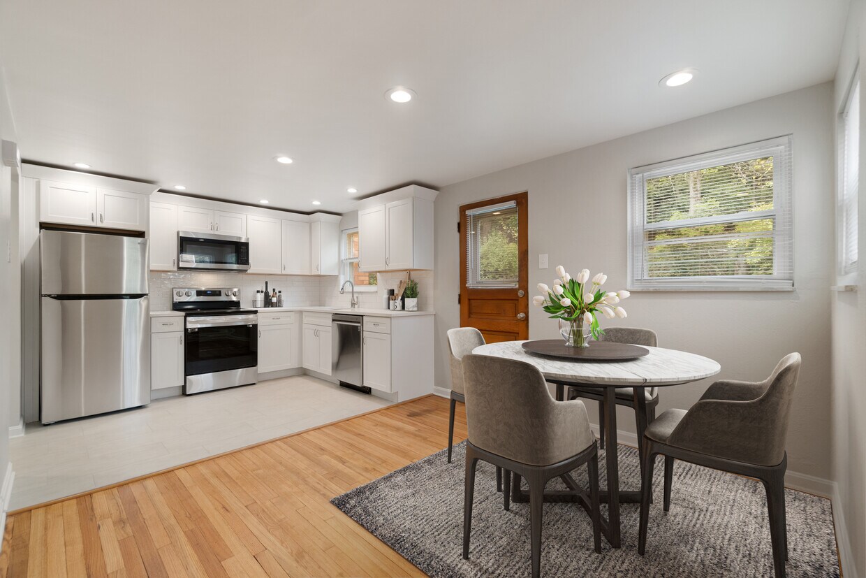 Kitchen Dining Combo - 62 Duncan Ave