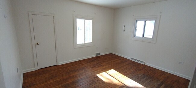 Foto del edificio - 609 Crider Ave NE