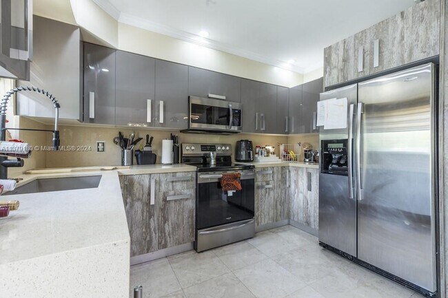 Foto del edificio - 13751 NE Miami Ct