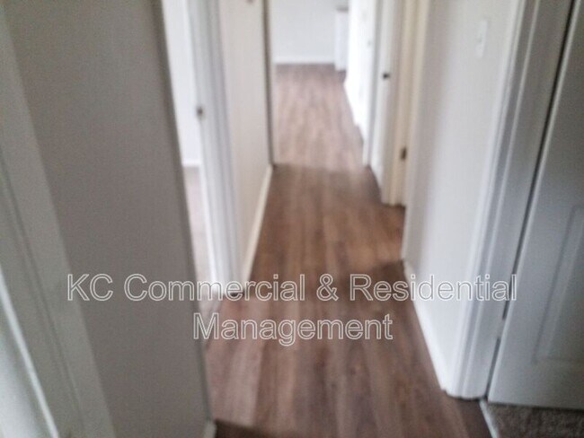 Foto del edificio - 4818 E 45th St