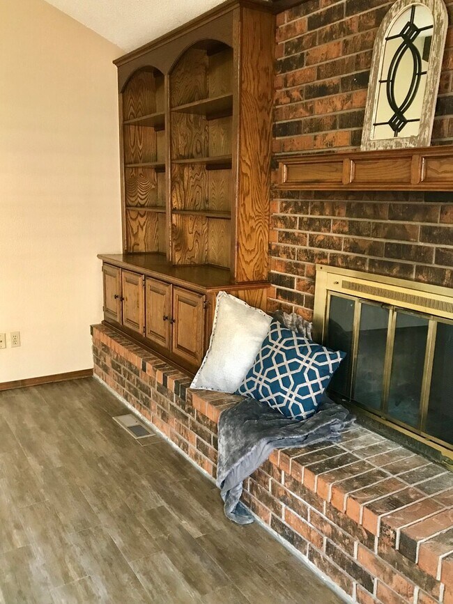 Building Photo - Beautiful Rental in Summerfield