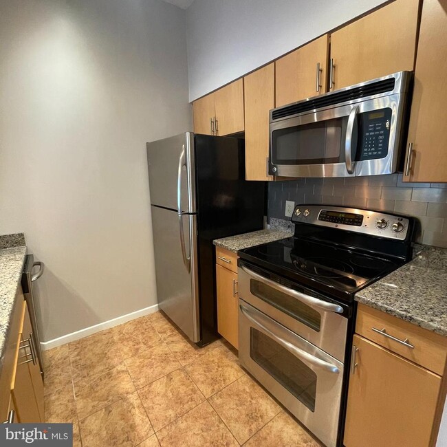Foto del edificio - 2111 Wisconsin Ave NW