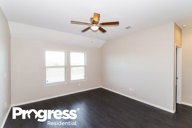 Foto del edificio - 3245 Emerson Rd