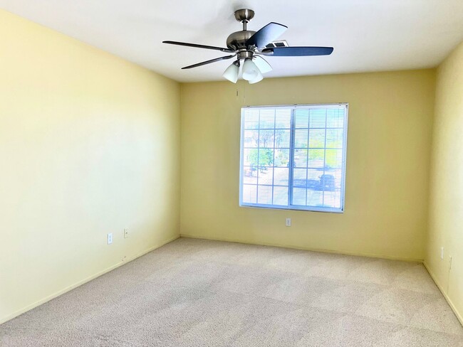 Building Photo - Summerlin South!