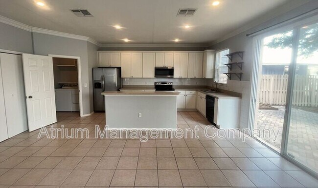 Foto del edificio - 2043 Meadow Pond Way