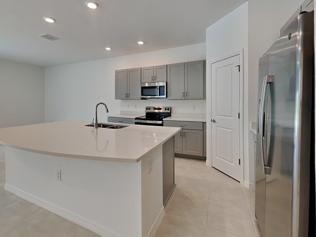 Building Photo - 159 Riverfront Wy