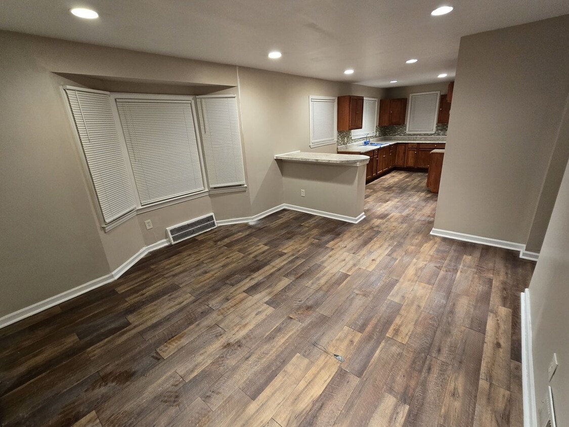 Foto del edificio - 17300 Winston St