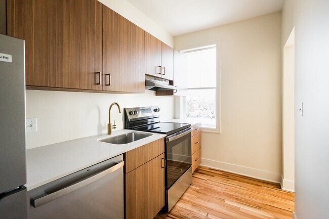 Foto del edificio - 6465 Sterling St