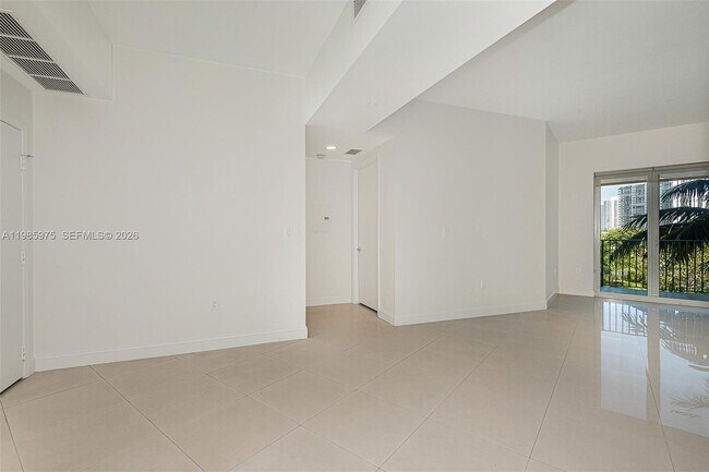 Foto del edificio - 20000 E Country Club Dr