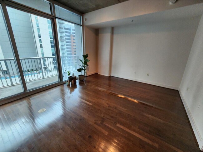 Foto del edificio - 44 Peachtree Pl NE