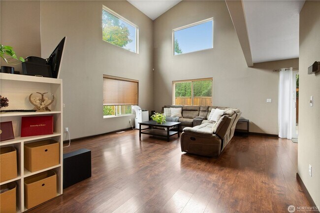 Foto del edificio - Amazing 3 Br 2.5 bath 2 car gar home in Lacey!