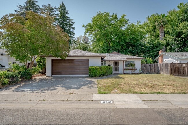 Building Photo - 6033 Westbrook Dr
