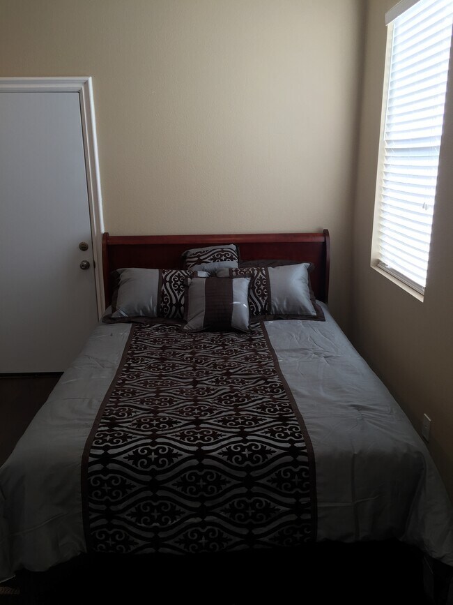 Foto del edificio - 16868 Ridge Cliff Dr