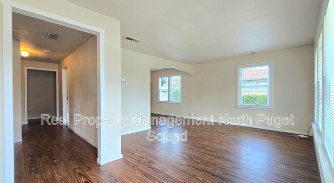 Building Photo - 1083 Alder Ave