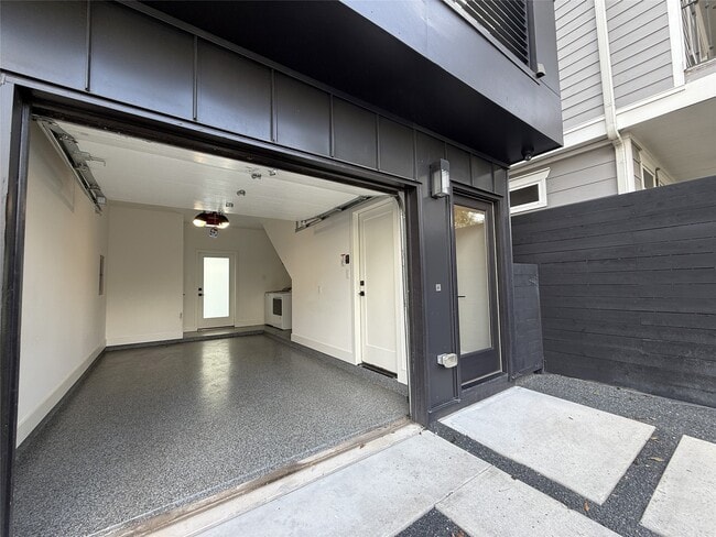 Foto del edificio - 1015 E 27th St