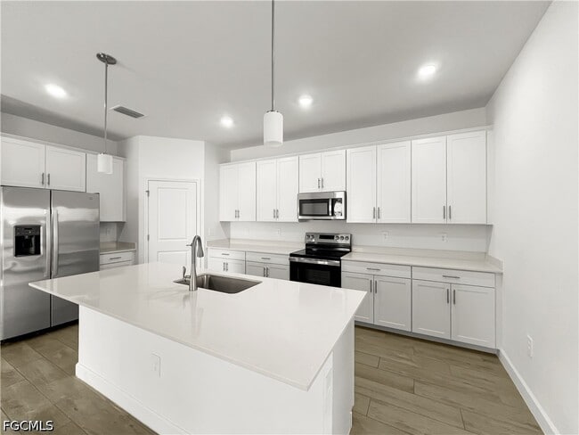 Building Photo - 10706 Clementine Pl