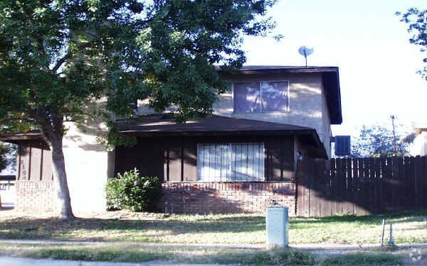 Primary Photo - Eastpointe Village