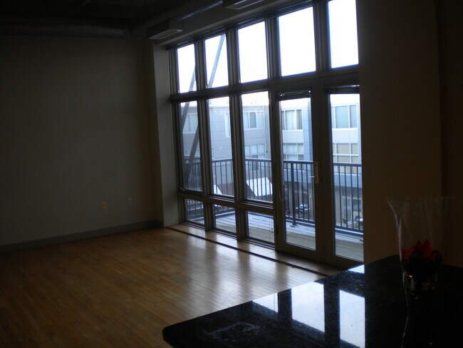 Foto del edificio - 1951 W 26th St