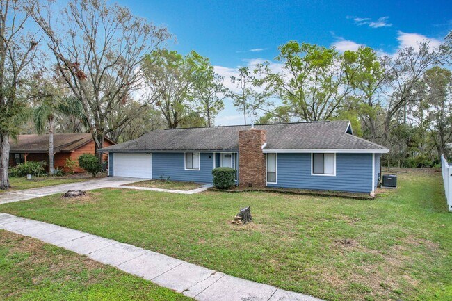 Building Photo - Stunning Waterfront Home located in the de...