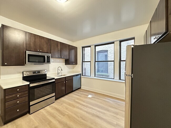 Building Photo - 2323 N Kedzie Blvd