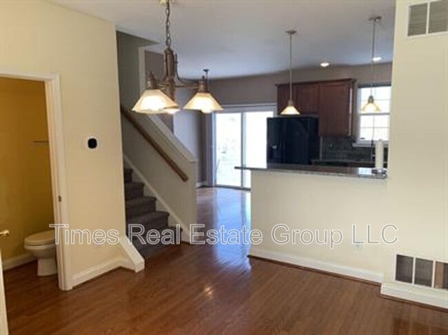 Photo - 436 W 5th Ave Townhome