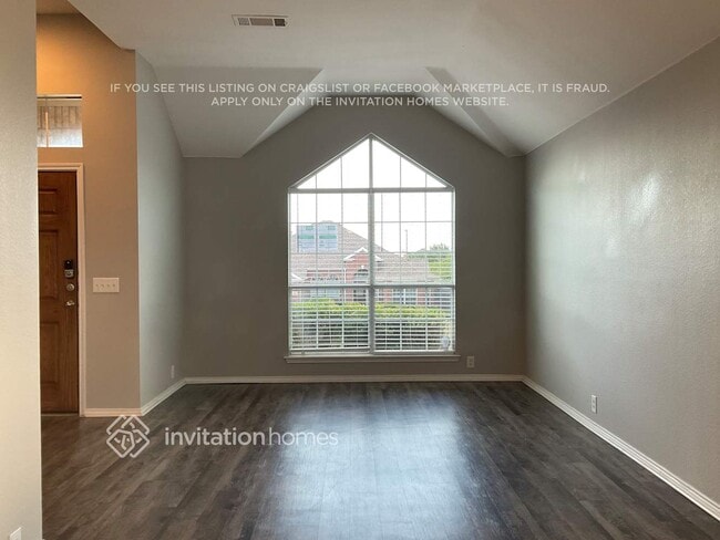 Building Photo - 713 Geary Dr