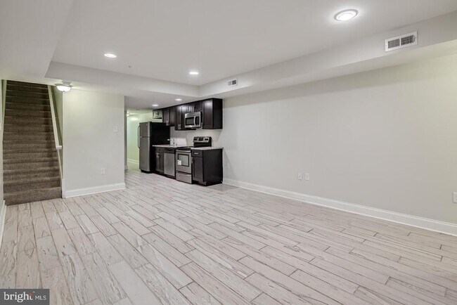 Foto del edificio - 319 N Preston St