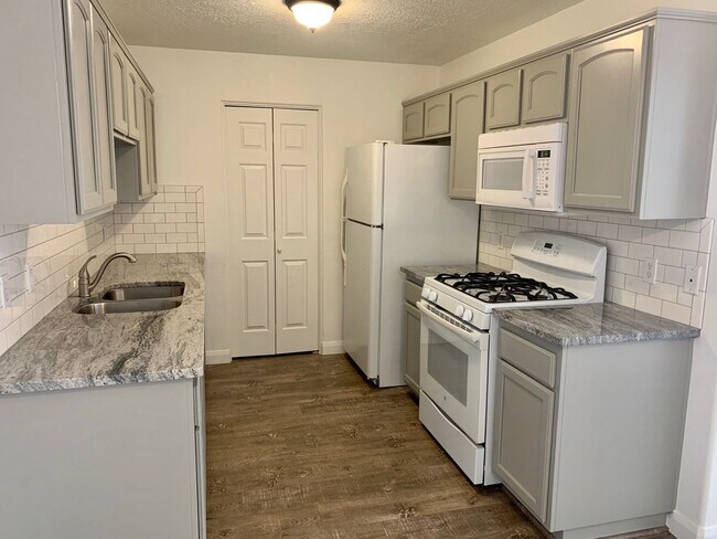 Foto del edificio - 2 Bed Townhome