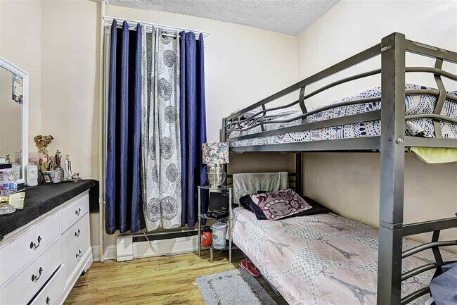 Foto del edificio - 433 74TH St