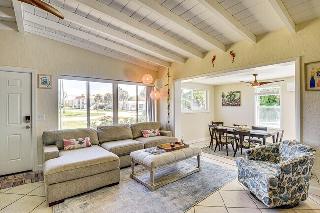 Foto del edificio - 103 Essex Dr