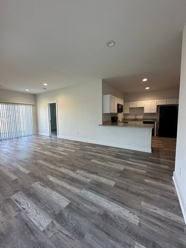 Foto del edificio - Beautiful Updated Duplex
