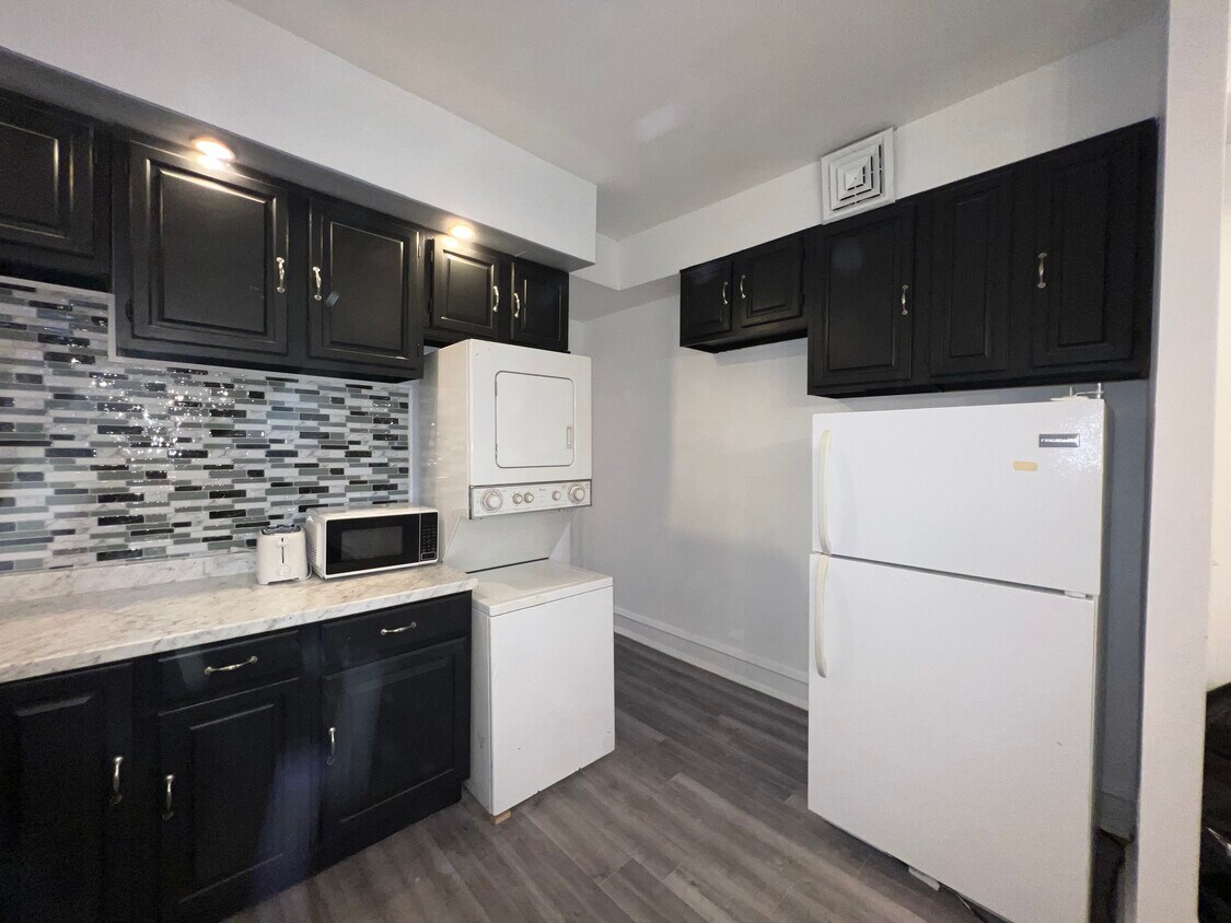 Foto principal - 5021 Race St