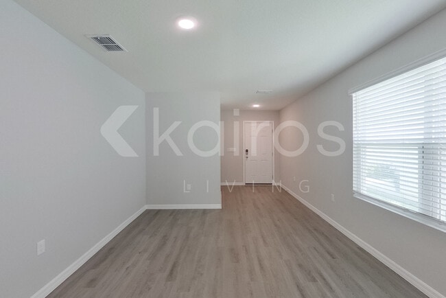 Foto del edificio - 8700 SW 43rd Ter