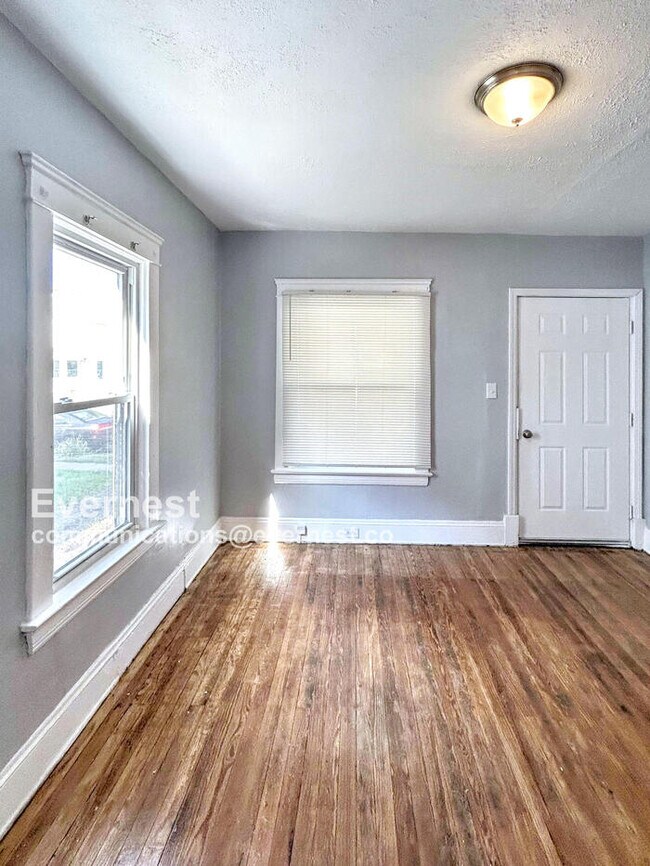 Foto del edificio - 2781 E 118th St